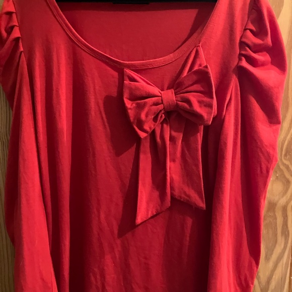 EUC ALLEGRA TOP WITH BOW AND PLEATED SHOULDERS - Picture 2 of 6